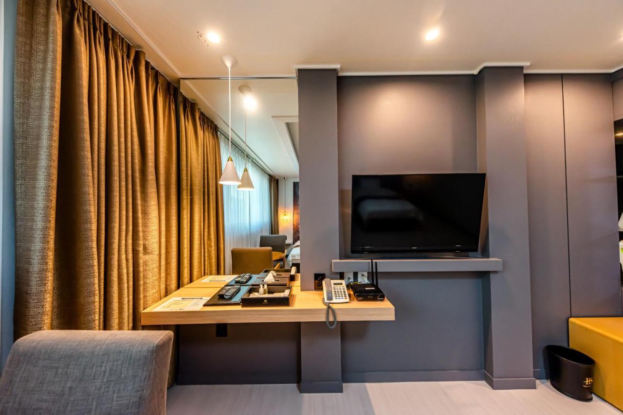 Hs Tourist Hotel Yeosu Esterno foto